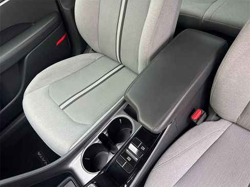 Used 2022 Hyundai Sonata SE image 22