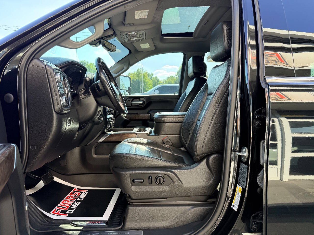 Used 2021 GMC Sierra 2500 Denali w/ Denali Black Diamond Edition AWD/4WD image 20