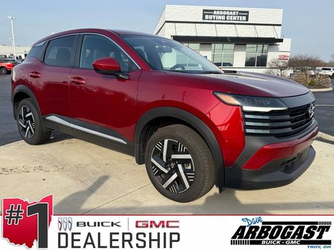 Used 2025 Nissan Kicks SV image 1