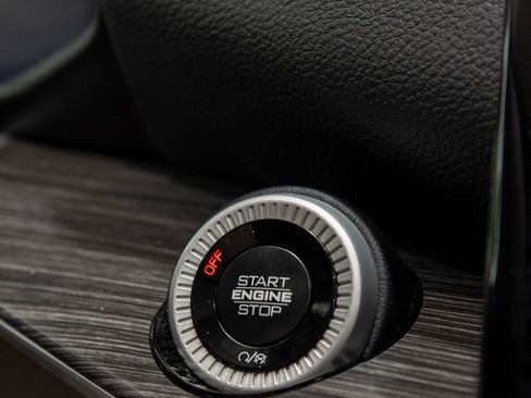 Used 2024 Jeep Wagoneer L Series II image 34