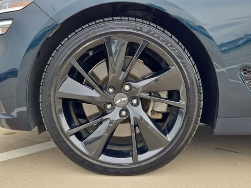 Used 2023 Genesis G70 3.3T RWD image 12