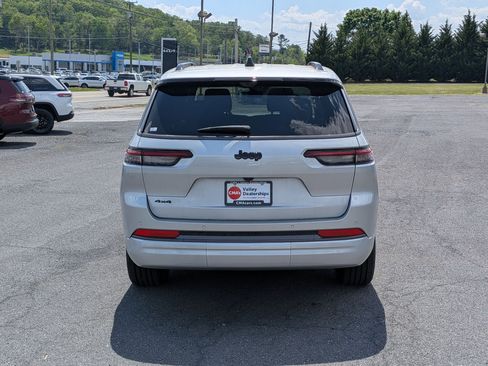 New 2026 Jeep Grand Cherokee L Limited AWD/4WD image 6