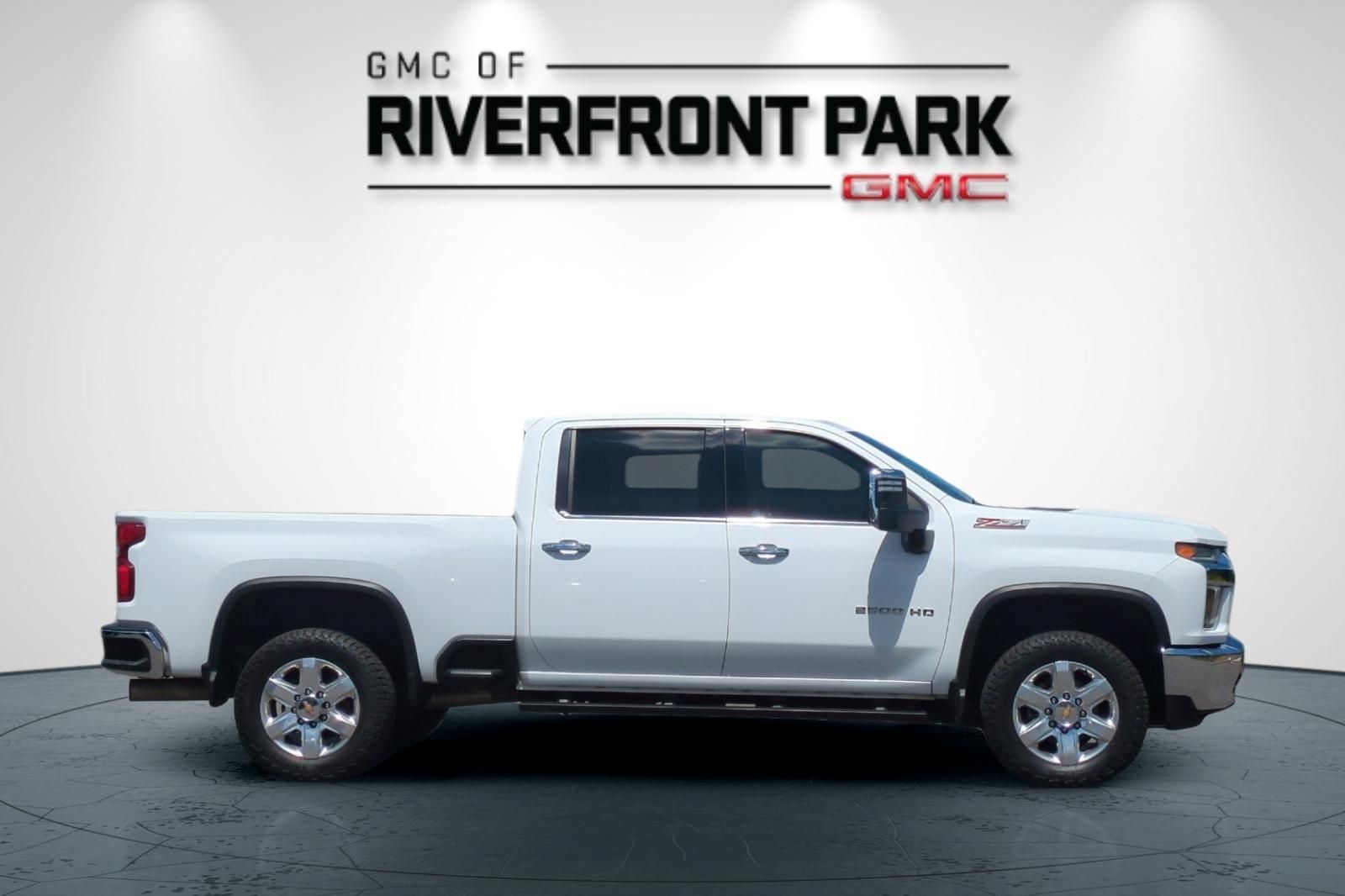 Used 2023 Chevrolet Silverado 2500 LTZ AWD/4WD image 2