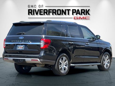Used 2023 Ford Expedition Limited image 3