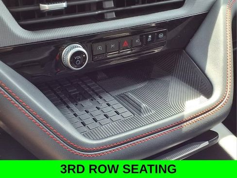 Used 2025 Ford Explorer ST AWD/4WD image 13