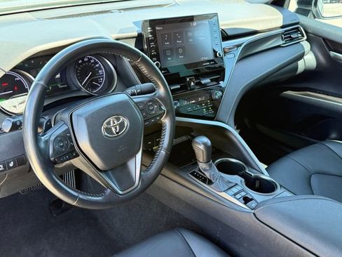 Used 2021 Toyota Camry XSE w/ Cold Weather Package image 9
