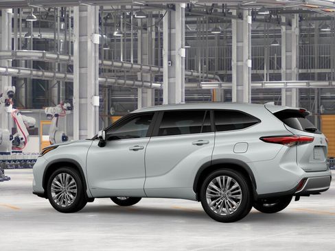 New 2026 Toyota Highlander Platinum image 5