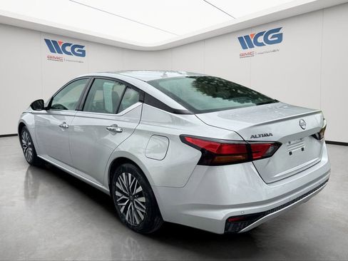 Used 2024 Nissan Altima 2.5 SV FWD image 6
