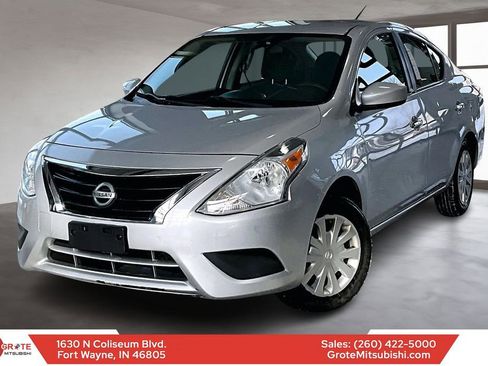 Used 2017 Nissan Versa SV image 1