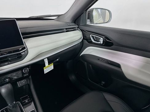 New 2026 Jeep Compass Limited image 29