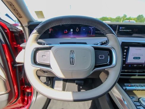 Used 2025 Lincoln Nautilus Reserve AWD/4WD image 21