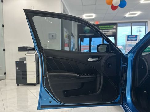 Used 2018 Dodge Charger R/T w/ Plus Group image 35