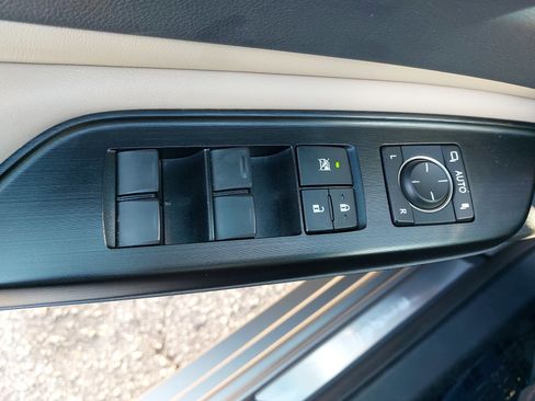 Used 2020 Lexus ES 350 w/ Premium Package image 30