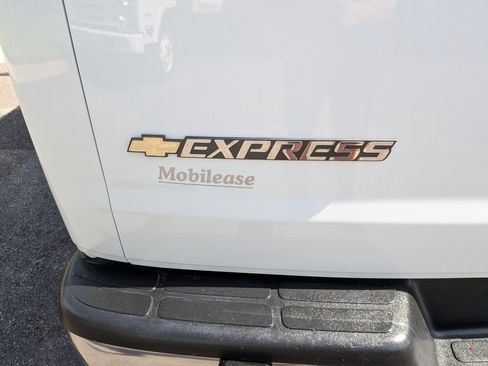 Used 2025 Chevrolet Express 2500 w/ Driver Convenience Package RWD image 29
