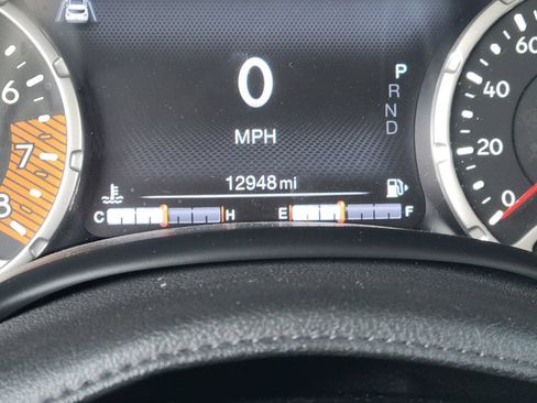 Used 2023 Jeep Renegade Altitude AWD/4WD image 8