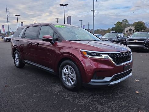 Used 2023 Kia Carnival LX image 7