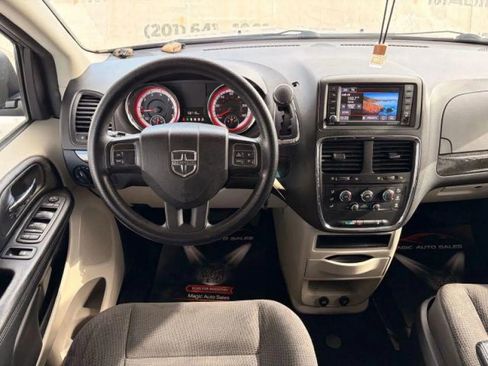 Used 2019 Dodge Grand Caravan SE image 24