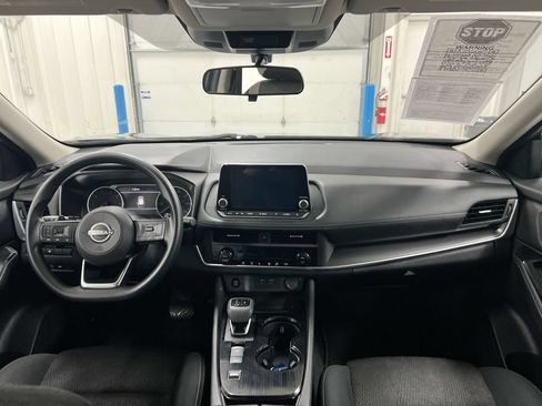 Used 2024 Nissan Rogue SV FWD image 10