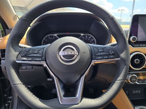 Used 2025 Nissan Sentra SV w/ SV Premium Package FWD image 22