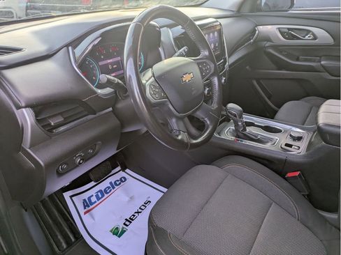 Used 2021 Chevrolet Traverse LT image 9