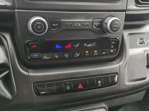 Used 2025 RAM ProMaster 2500 w/ Convenience Group FWD image 16