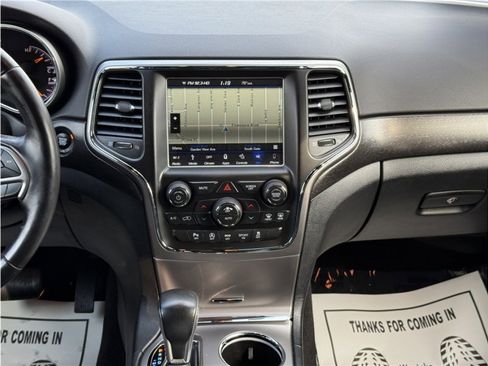 Used 2018 Jeep Grand Cherokee Altitude image 41