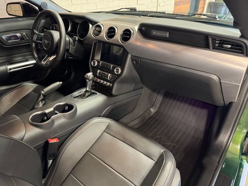 Used 2022 Ford Mustang GT Premium w/ Black Accent Package RWD image 31