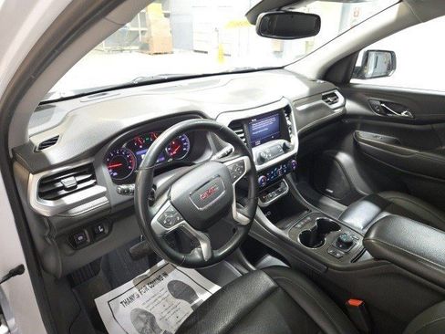 Used 2023 GMC Acadia SLT w/ Preferred Package image 18