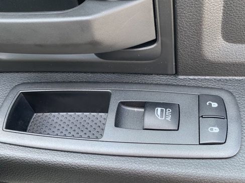 Used 2024 RAM 2500 Tradesman w/ Chrome Appearance Group image 33