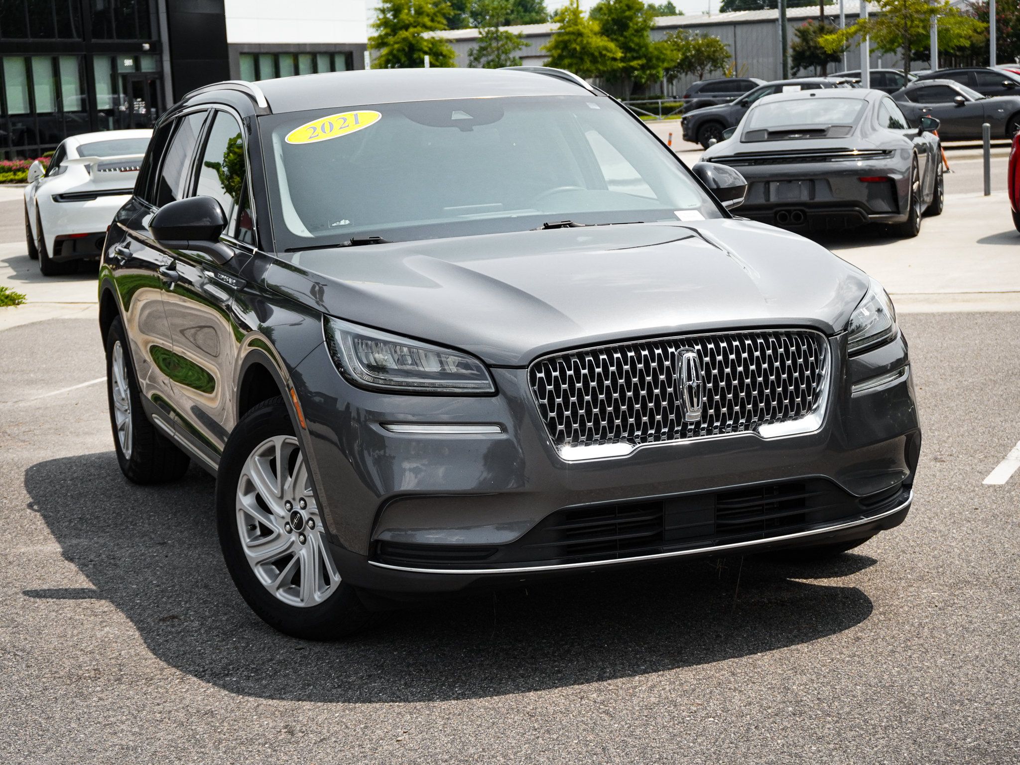 Used 2021 Lincoln Corsair FWD image 2
