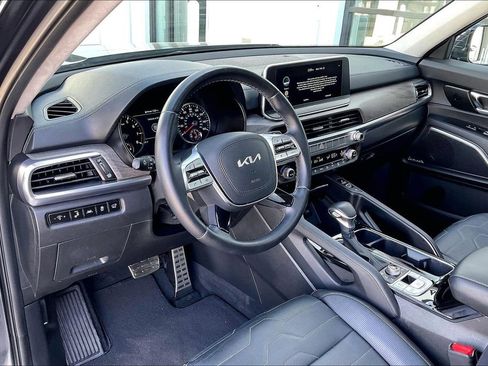 Certified 2022 Kia Telluride SX w/ SX Prestige Package image 14