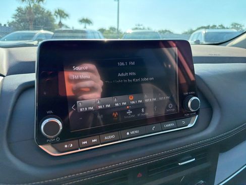 Certified 2023 Nissan Rogue SV FWD image 17