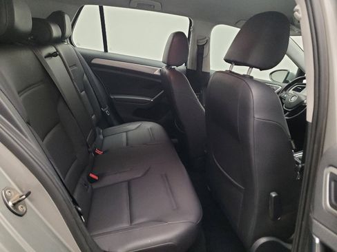 Used 2015 Volkswagen Golf 4-Door FWD image 19