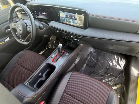 Certified 2025 Nissan Kicks SR image 11