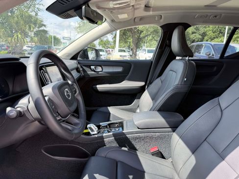 Certified 2026 Volvo XC40 B5 Plus AWD/4WD image 10