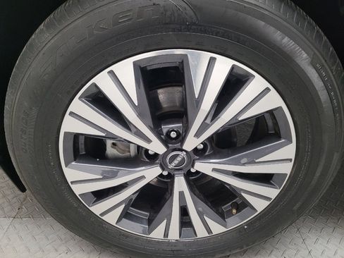 Used 2023 Nissan Rogue SV image 31