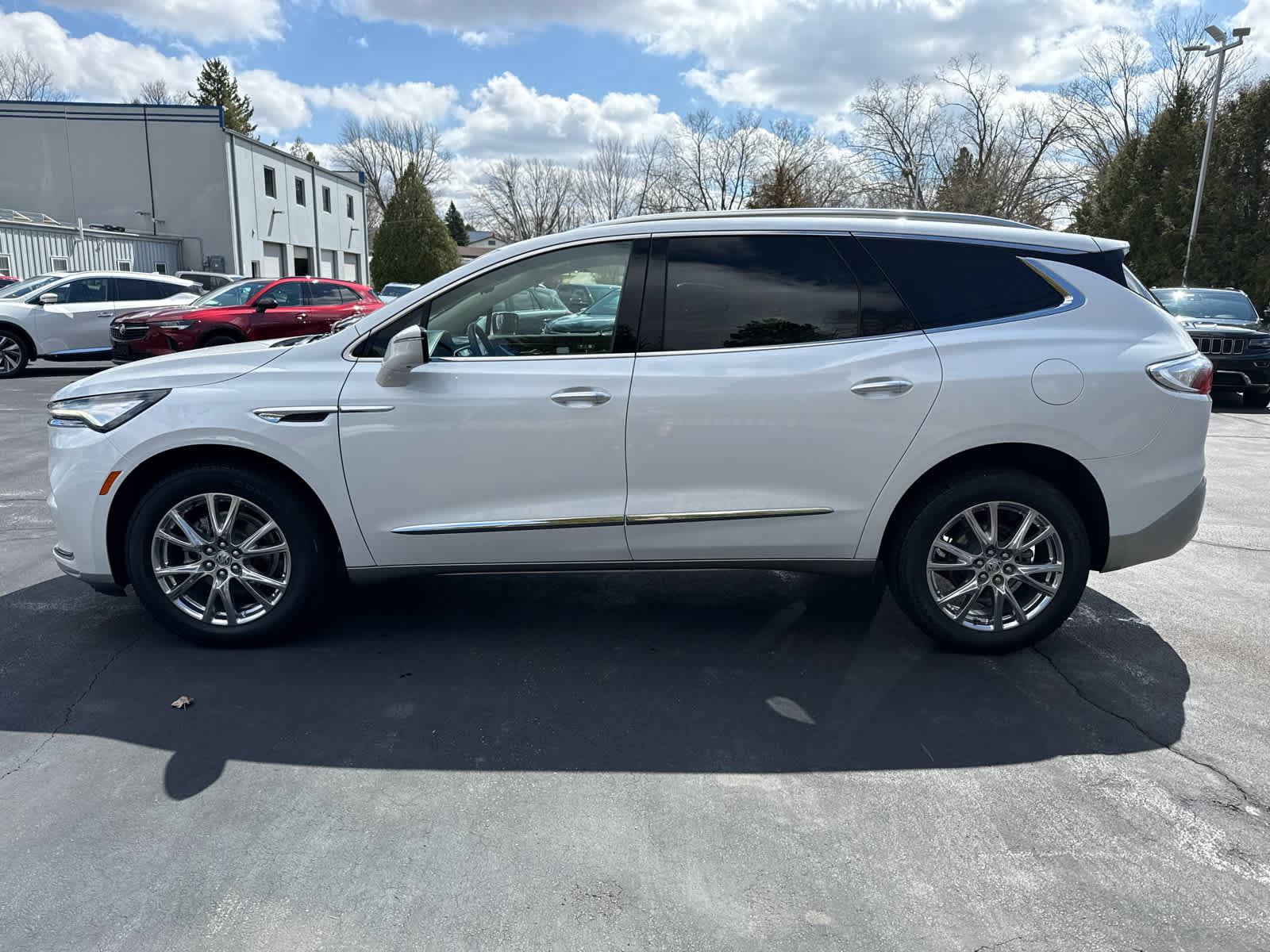Used 2023 Buick Enclave Essence w/ Experience Buick Package AWD/4WD image 6