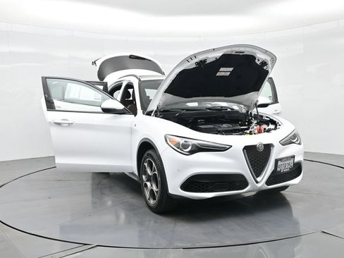 Used 2022 Alfa Romeo Stelvio Ti image 33