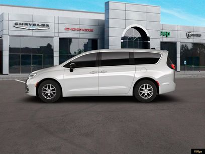 New 2026 Chrysler Pacifica Select