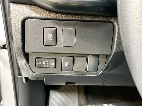 Used 2023 Toyota Tacoma SR AWD/4WD image 10