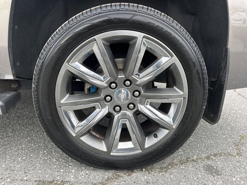 Used 2017 Chevrolet Tahoe LT w/ LT Signature Package image 35