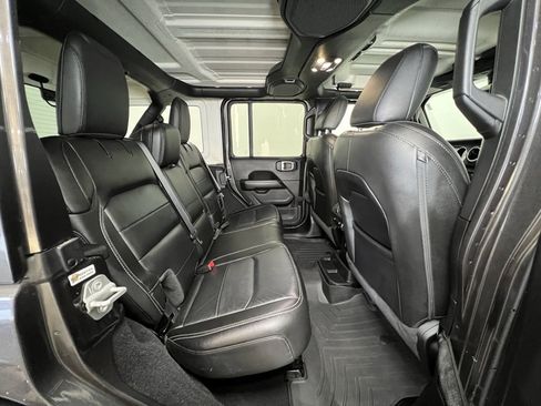Used 2021 Jeep Wrangler Unlimited Sahara w/ Uconnect 4C Nav & Sound Group image 8