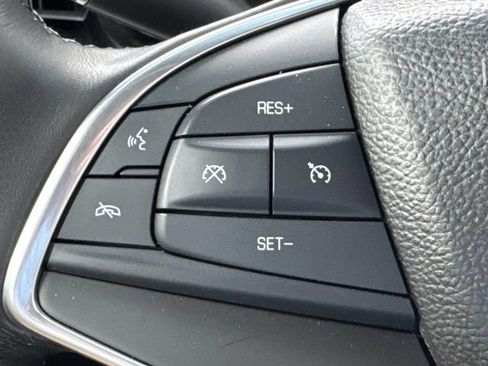 Used 2017 Cadillac XT5 FWD image 26