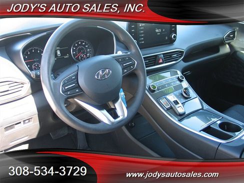 Used 2023 Hyundai Santa Fe SE AWD/4WD image 2