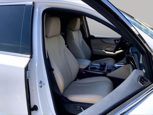 Used 2023 Acura MDX SH-AWD image 9
