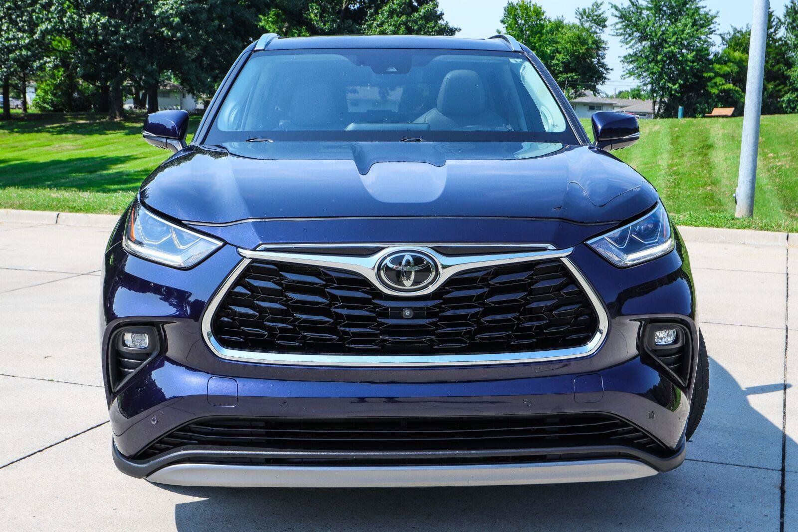 Used 2020 Toyota Highlander Platinum AWD/4WD image 23