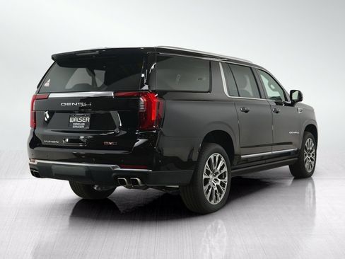 Used 2025 GMC Yukon XL Denali w/ Sun & Power Step Package AWD/4WD image 5