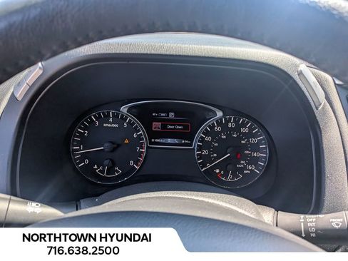 Used 2019 Nissan Pathfinder SL AWD/4WD image 8