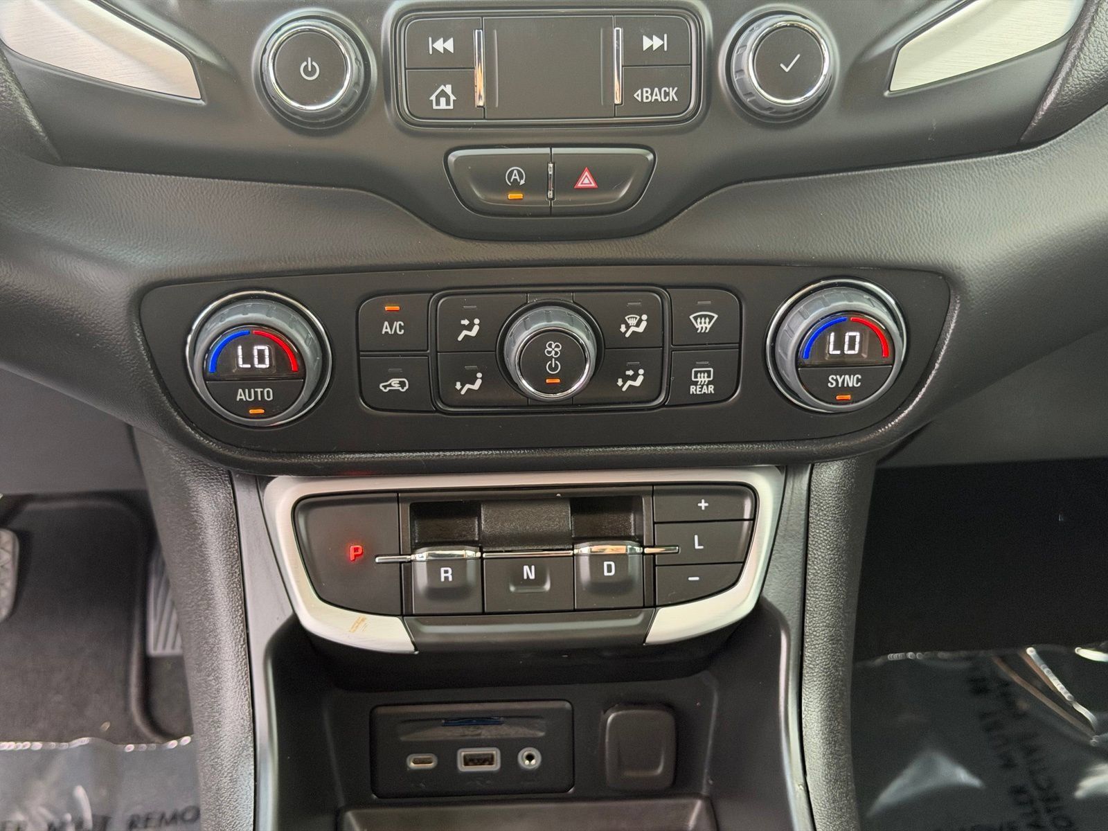 Used 2023 GMC Terrain SLT AWD/4WD image 22