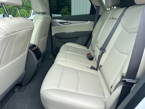 Certified 2025 Cadillac XT5 Premium Luxury w/ Technology Package FWD image 20